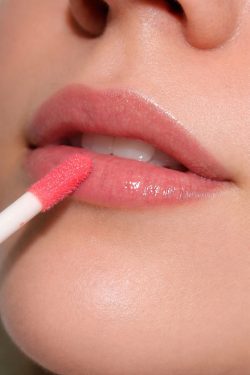 Full Lips Botox® Lip Plumper Treatment - Image 2