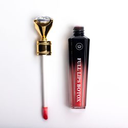 Full Lips Botox® Lip Plumper Treatment - Image 5